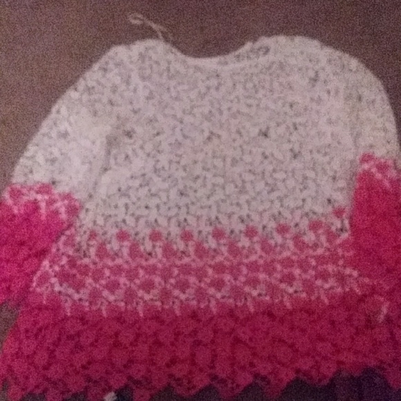 T shirt & Blouse - Picture 2 of 2